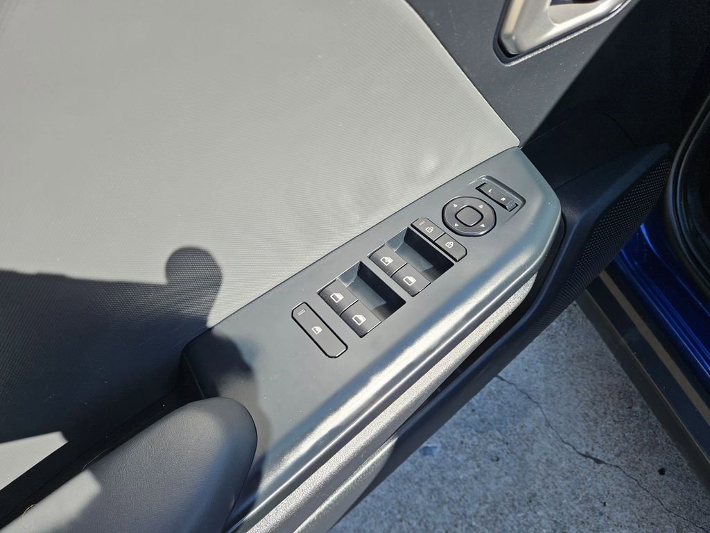 Used 2025 Kia K4 LXS image 15