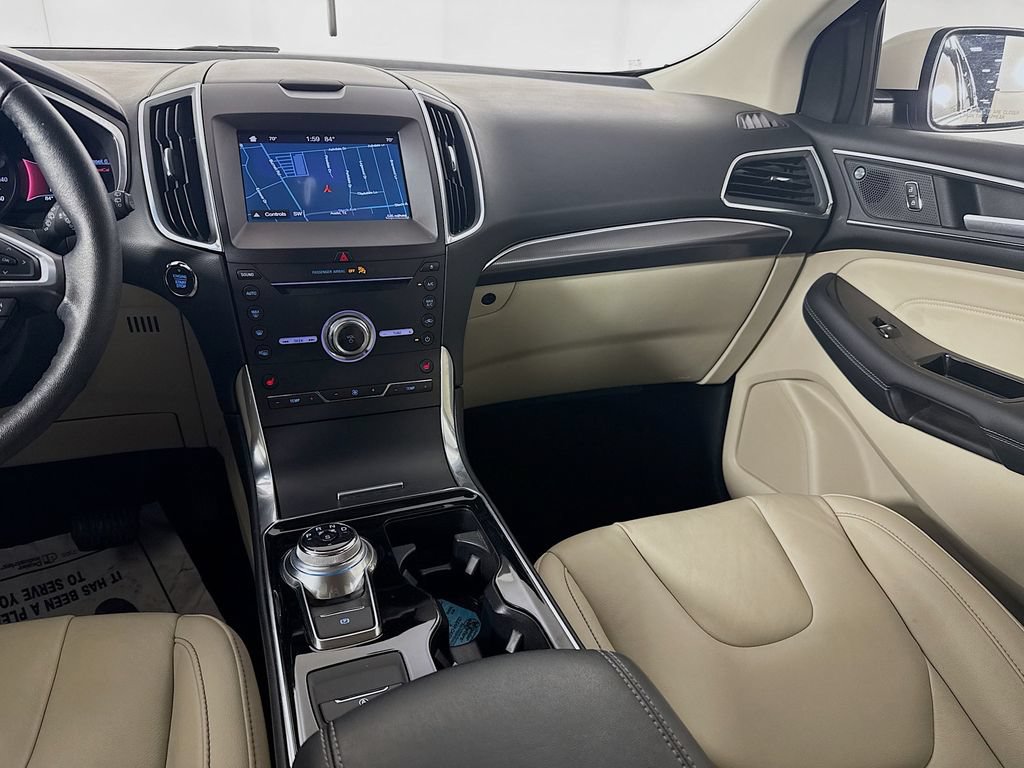 Used 2019 Ford Edge Titanium FWD image 28