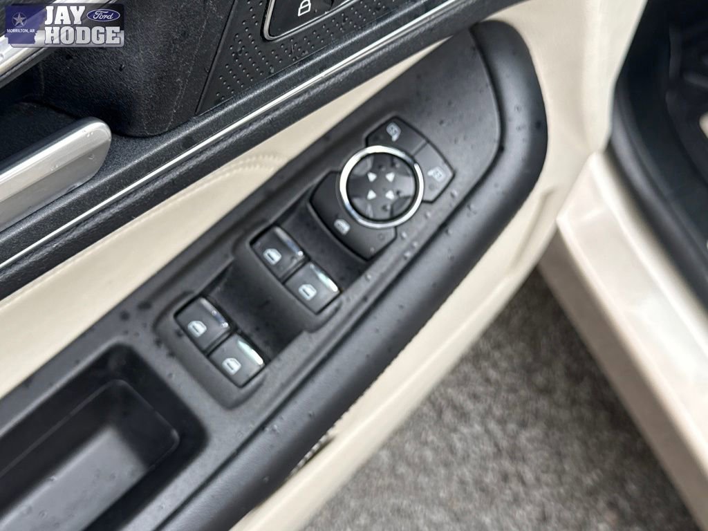 Used 2021 Ford Edge Titanium image 12