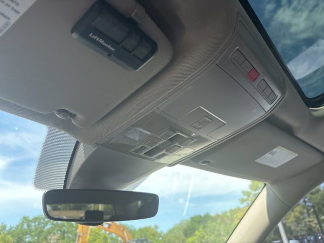 Used 2018 Volkswagen Atlas SEL w/ R-Line Package image 14