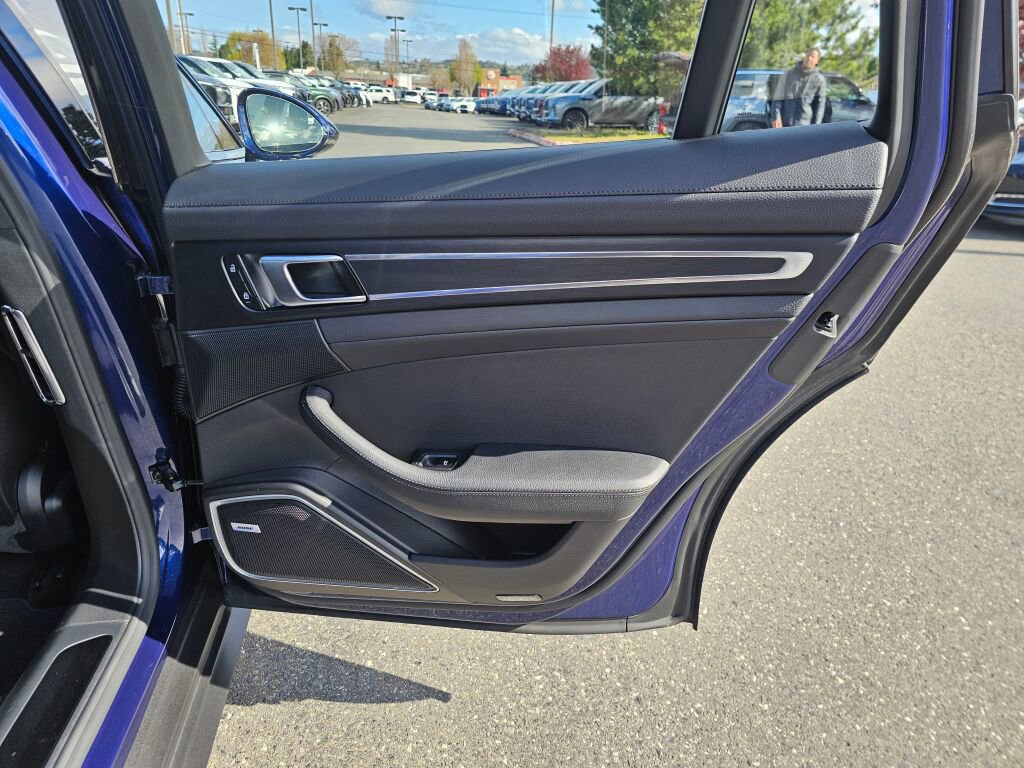 Used 2022 Porsche Panamera 4 Platinum Edition w/ Assistance Package image 14