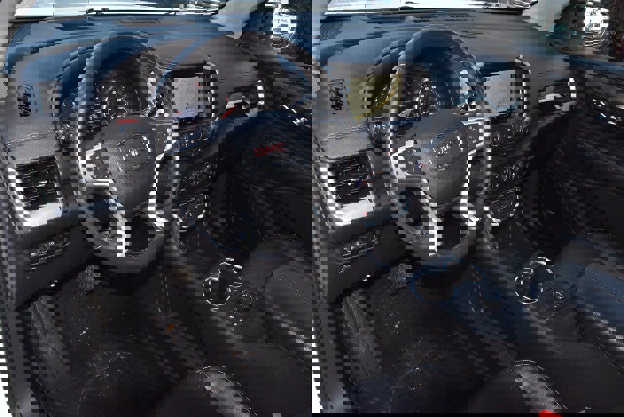 Used 2022 GMC Terrain SLT w/ Infotainment Package II image 33