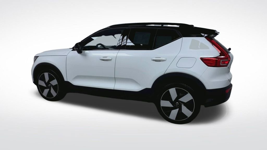 Used 2023 Volvo XC40 Recharge Ultimate image 23