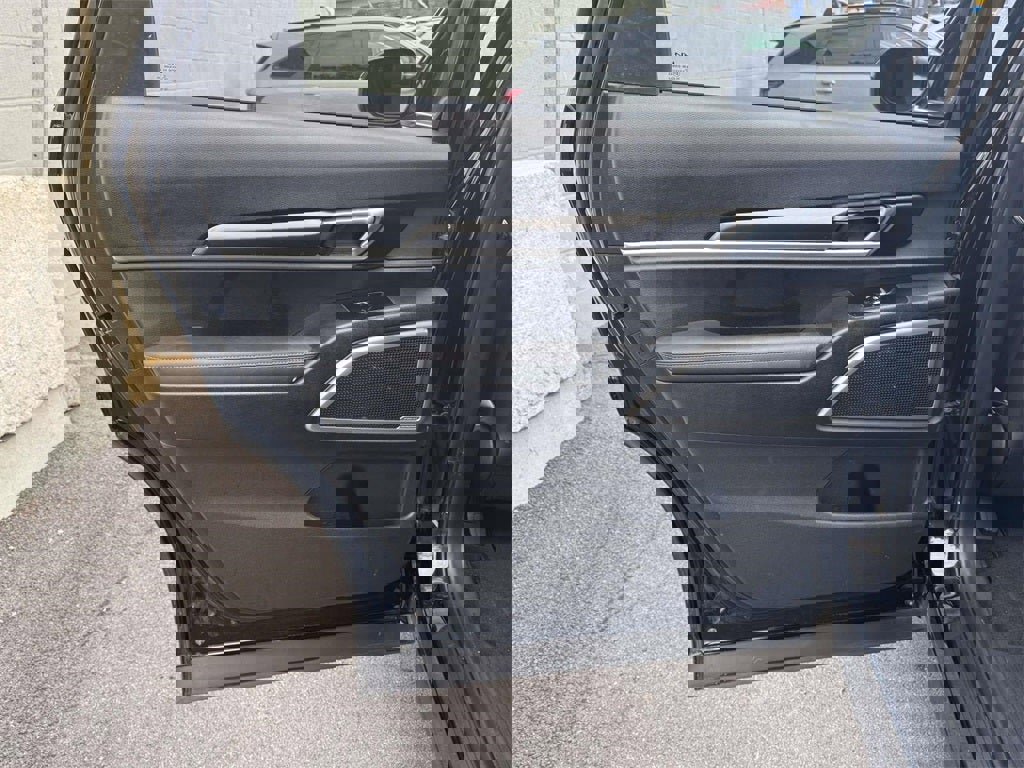 Used 2023 Kia Telluride S w/ S Sunroof Package image 9