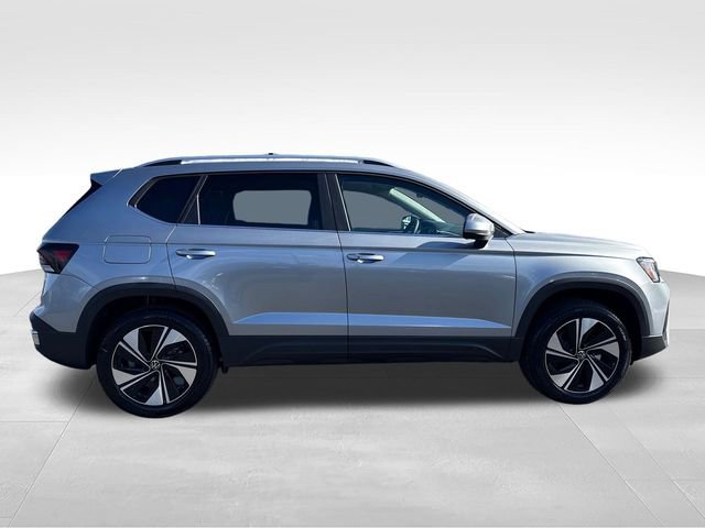 New 2026 Volkswagen Taos SE AWD/4WD image 8