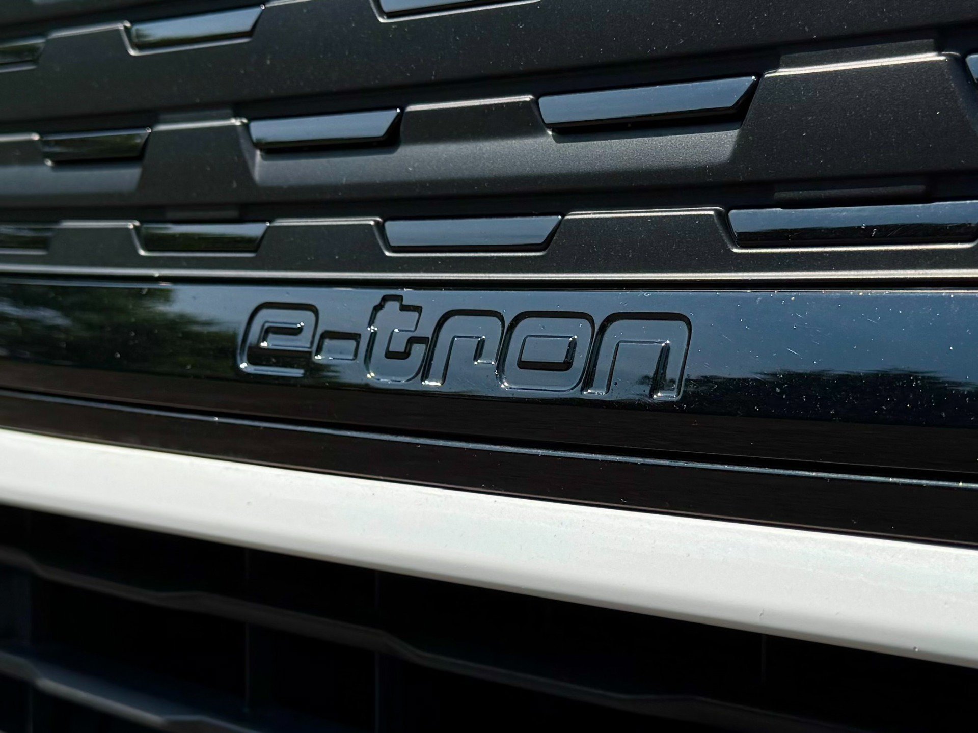 Used 2024 Audi Q4 e-tron Premium Plus AWD/4WD image 37