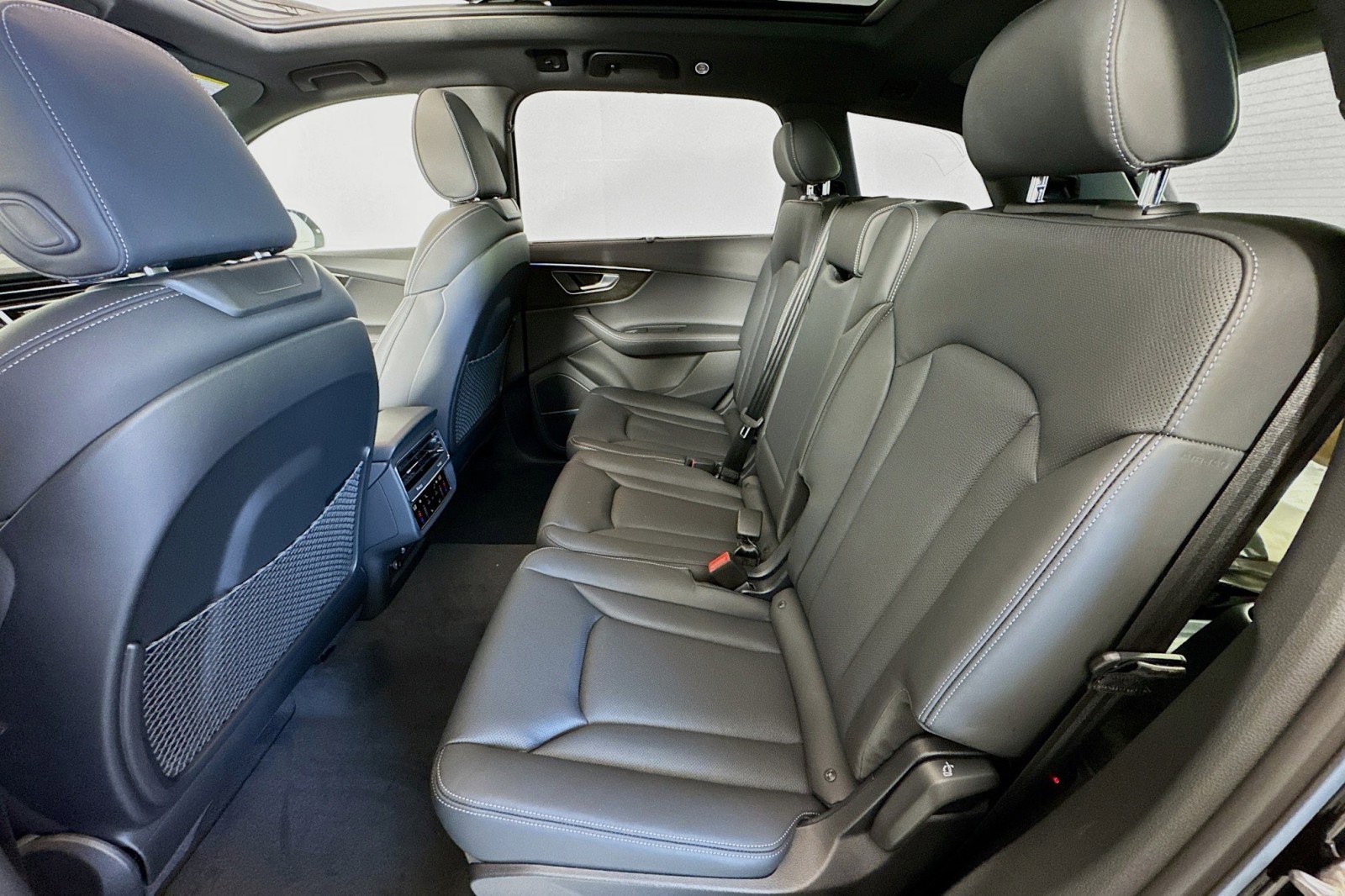 New 2025 Audi Q7 3.0T Prestige image 22