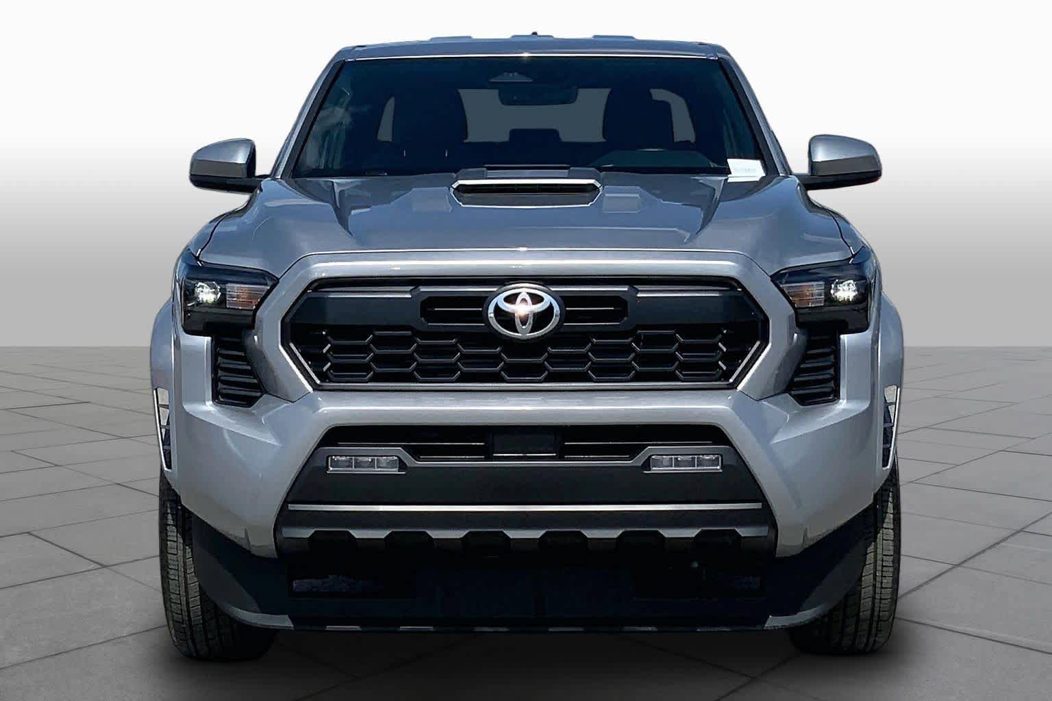Used 2025 Toyota Tacoma TRD Sport AWD/4WD image 4