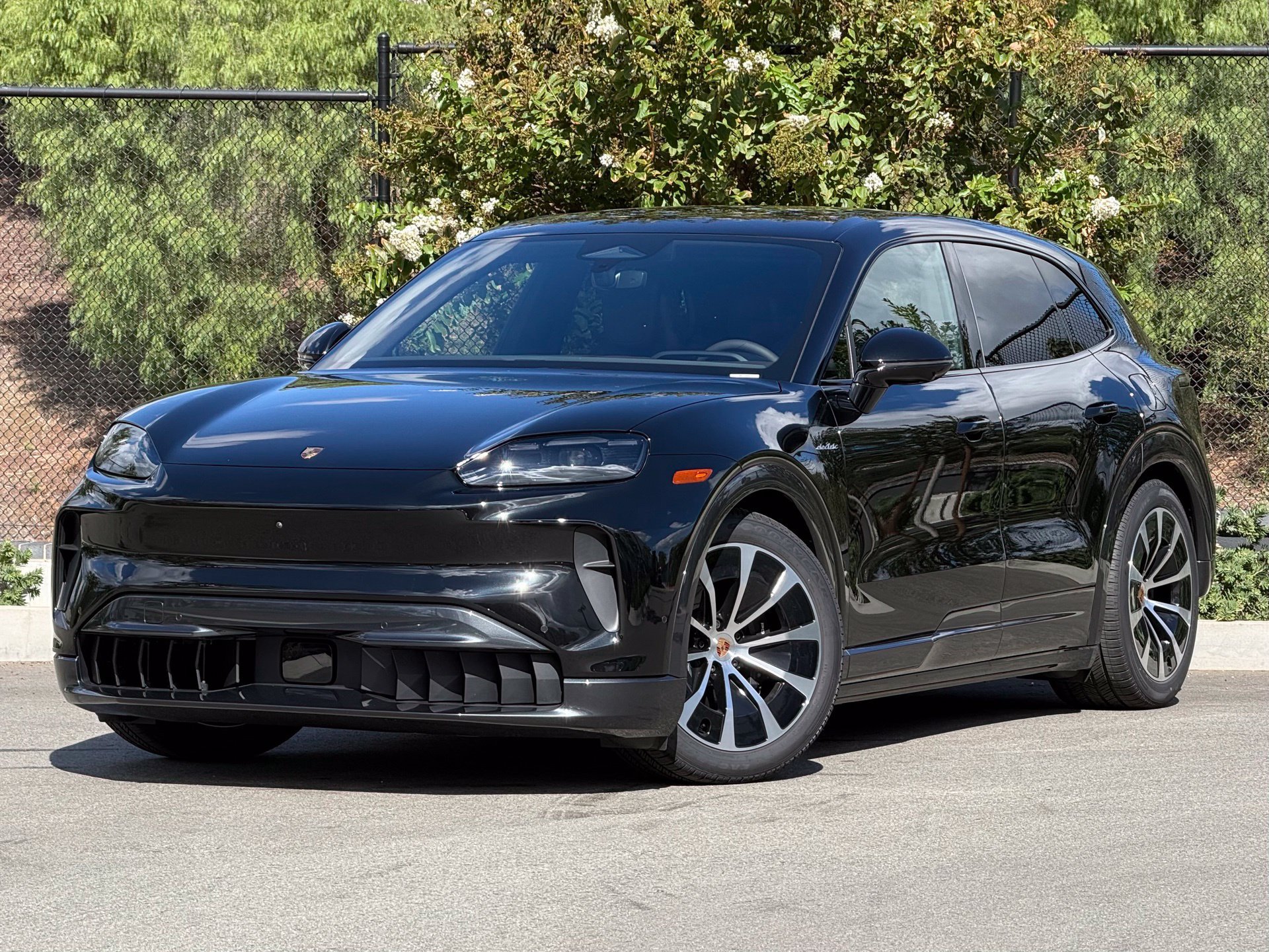 New 2026 Porsche Cayenne Electric AWD/4WD image 1