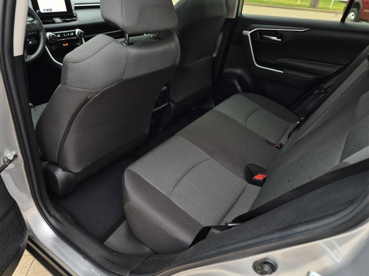 Used 2023 Toyota RAV4 XLE w/ Convenience Package image 14