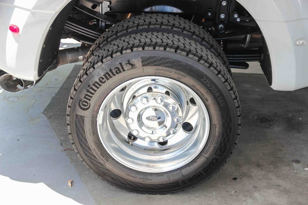 Used 2026 Ford F450 Platinum w/ FX4 Off-Road Package AWD/4WD image 12
