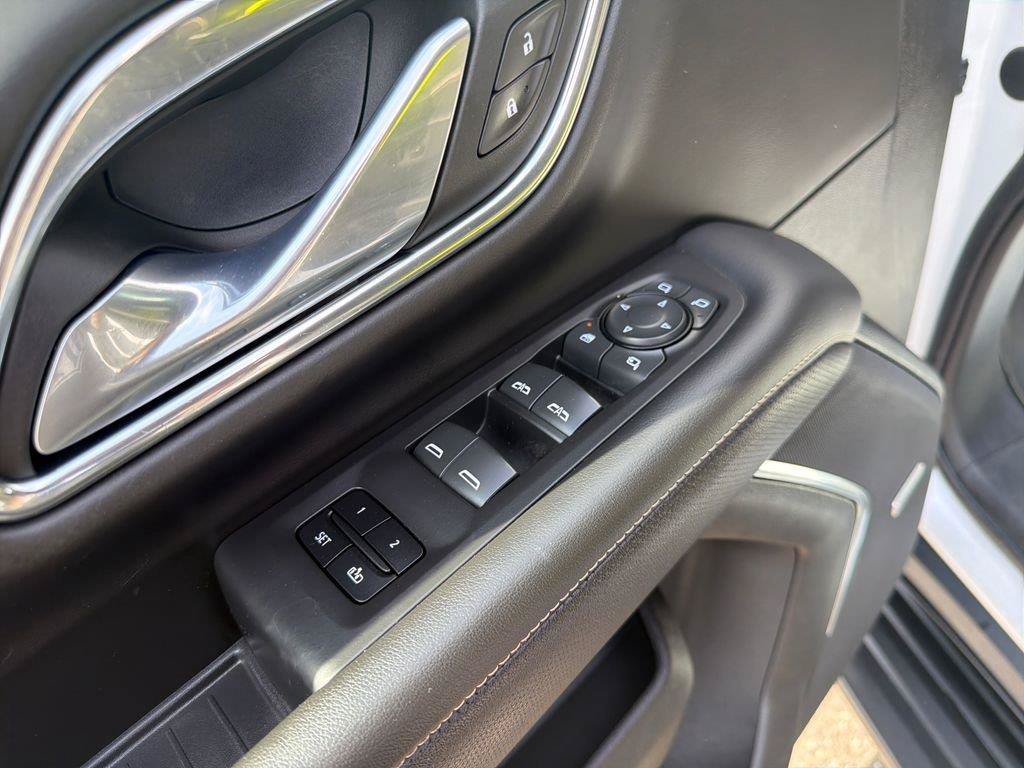 Certified 2023 GMC Yukon SLT w/ SLT Luxury Package AWD/4WD image 13