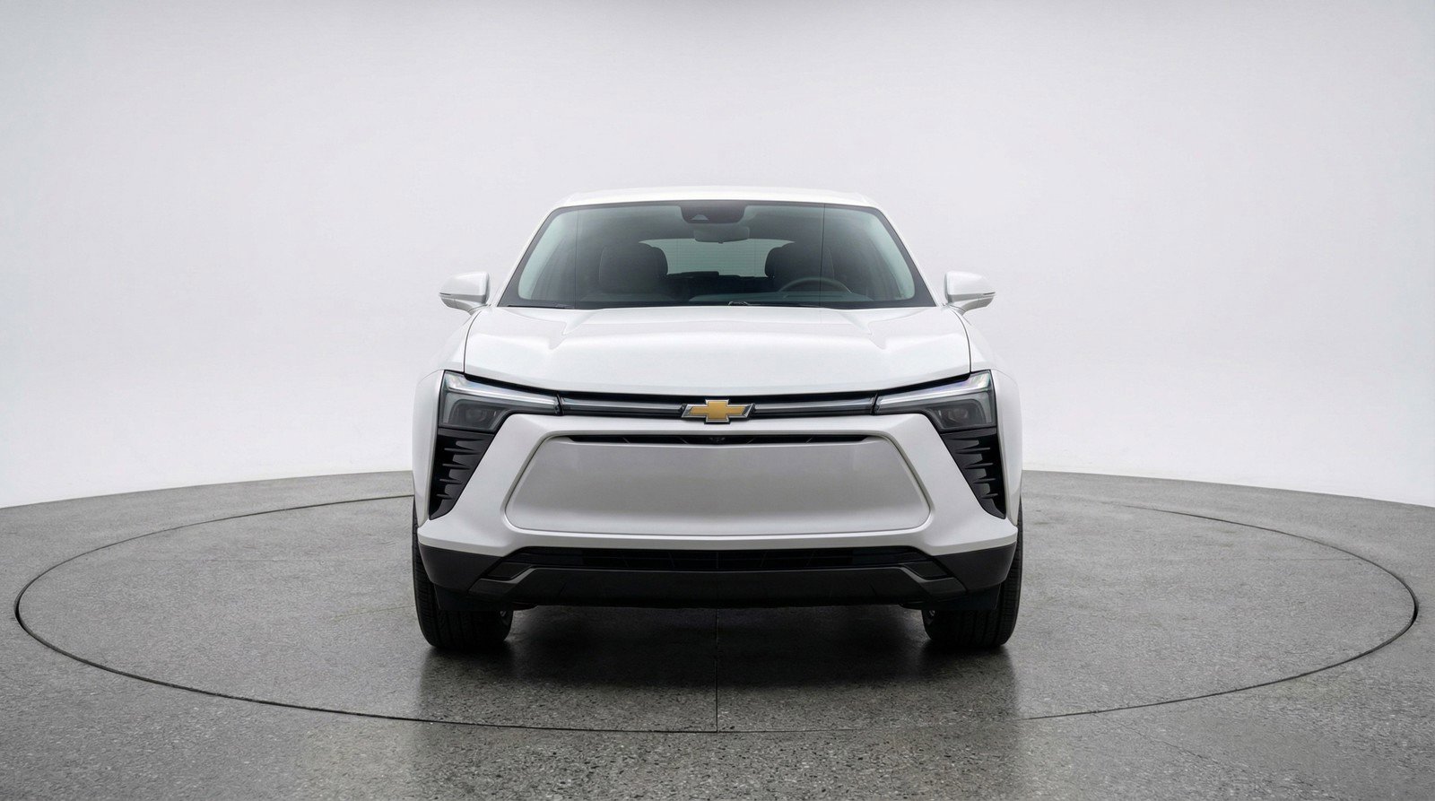 Used 2025 Chevrolet Blazer LT image 2