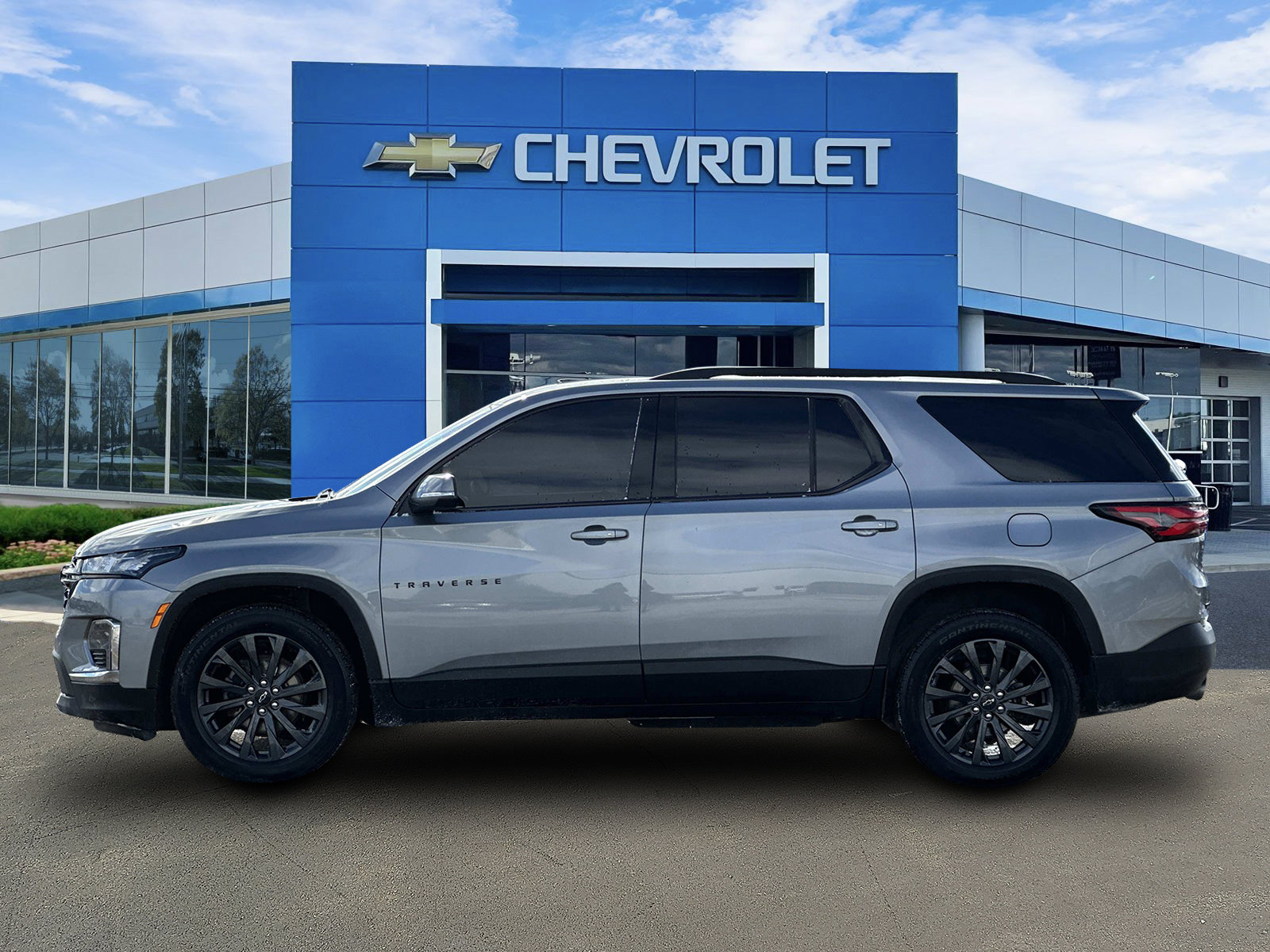 Used 2023 Chevrolet Traverse RS image 5