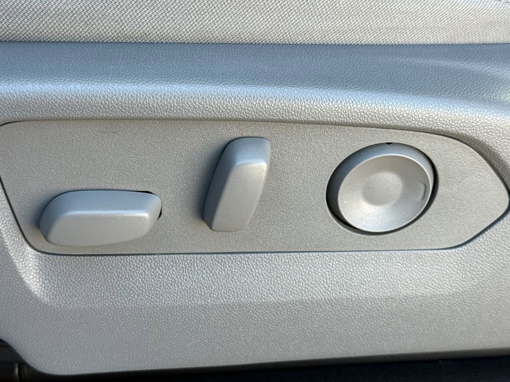 Used 2025 GMC Sierra 2500 SLE w/ SLE Convenience Package image 21