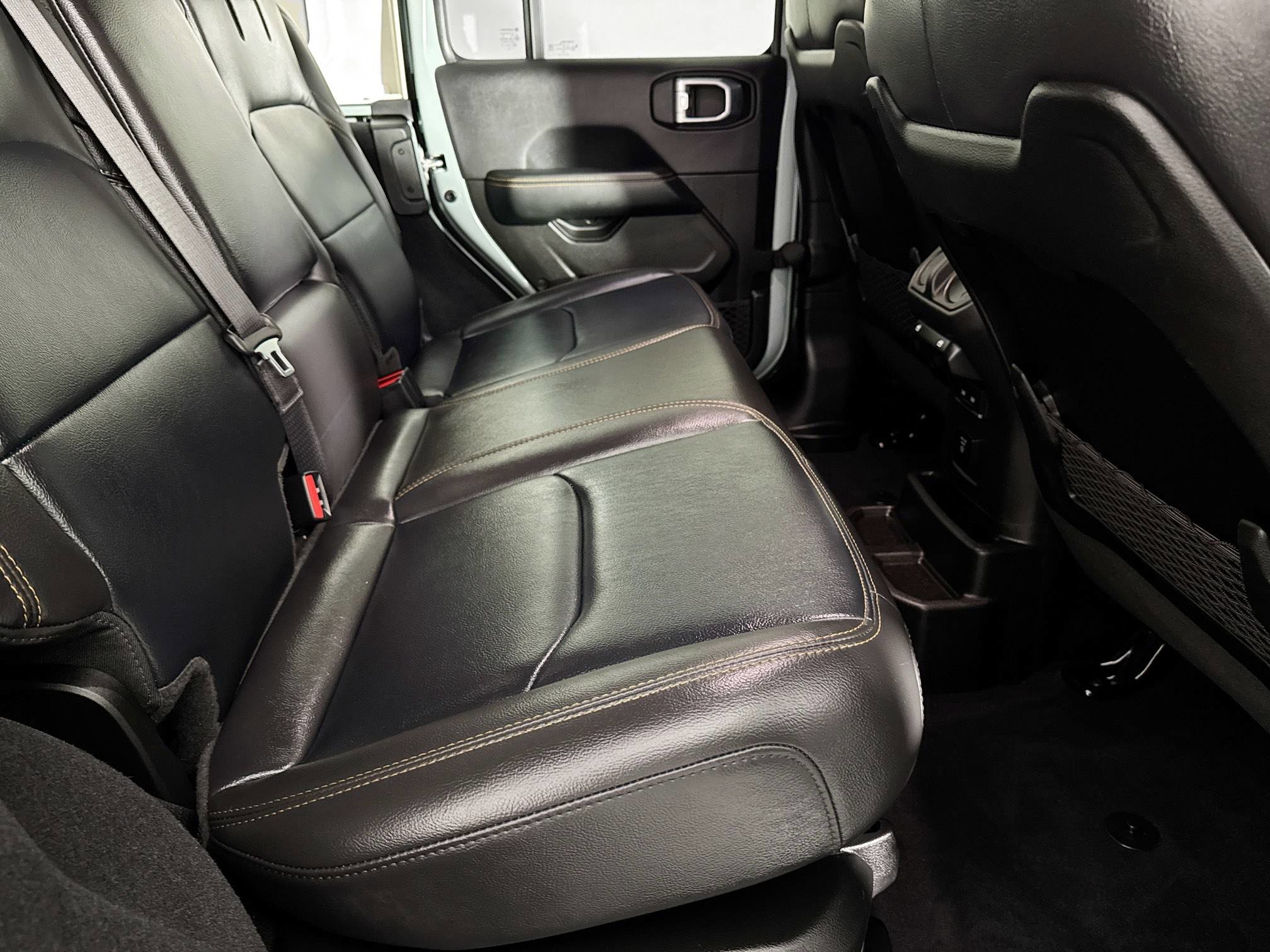 Used 2024 Jeep Wrangler Sahara image 34