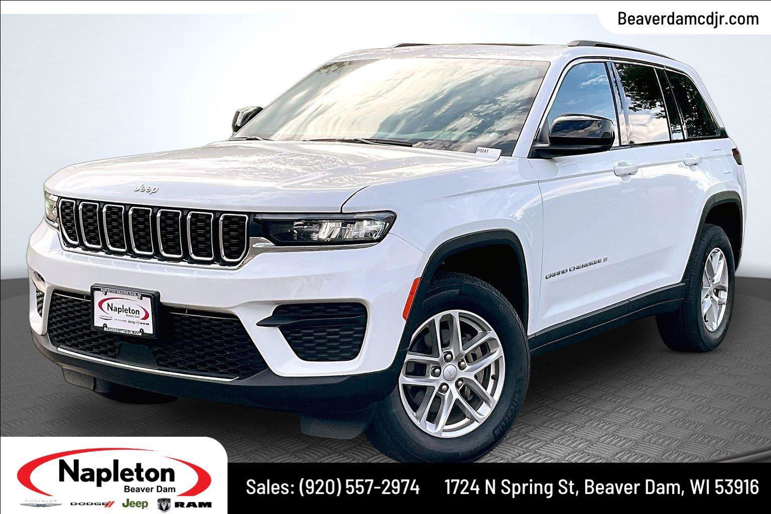 Used 2025 Jeep Grand Cherokee Laredo X AWD/4WD image 1