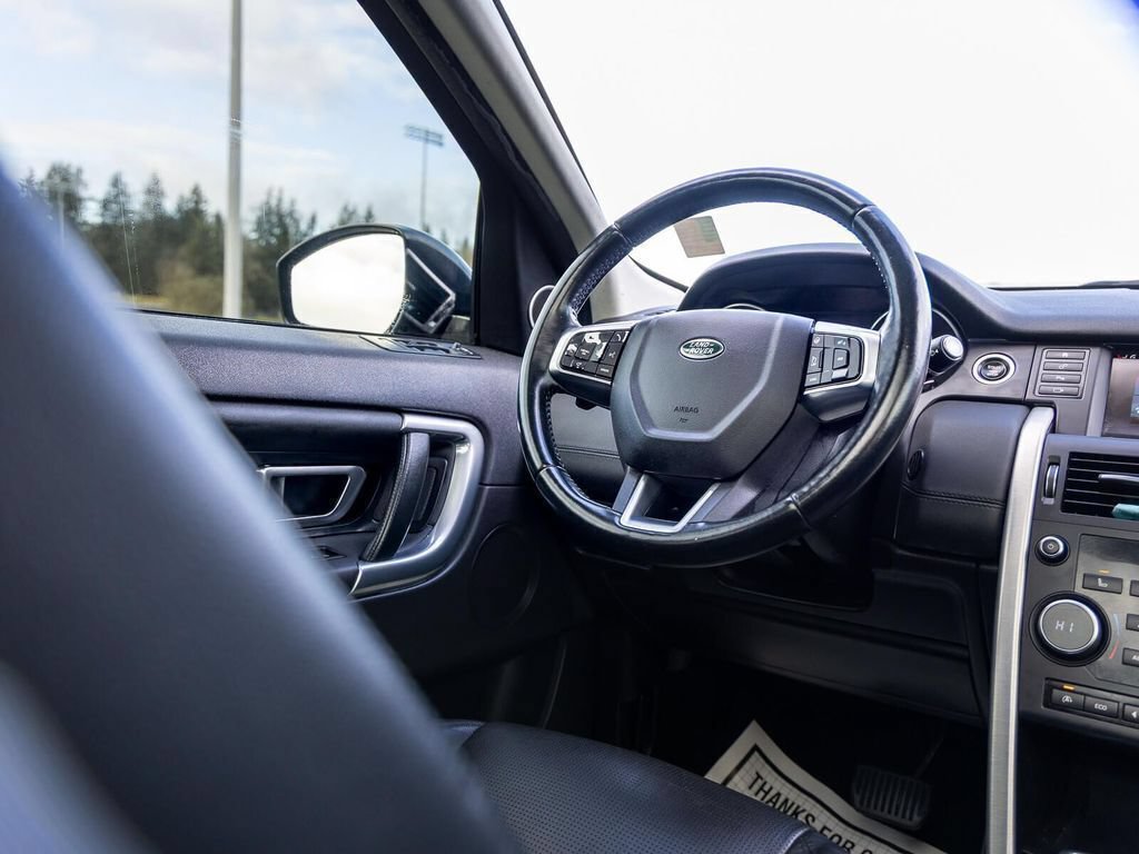 Used 2015 Land Rover Discovery Sport HSE AWD/4WD image 12