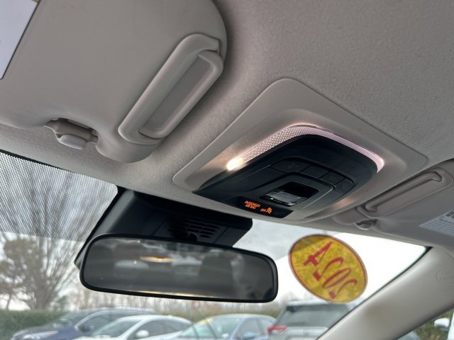Used 2024 Toyota Corolla LE image 28