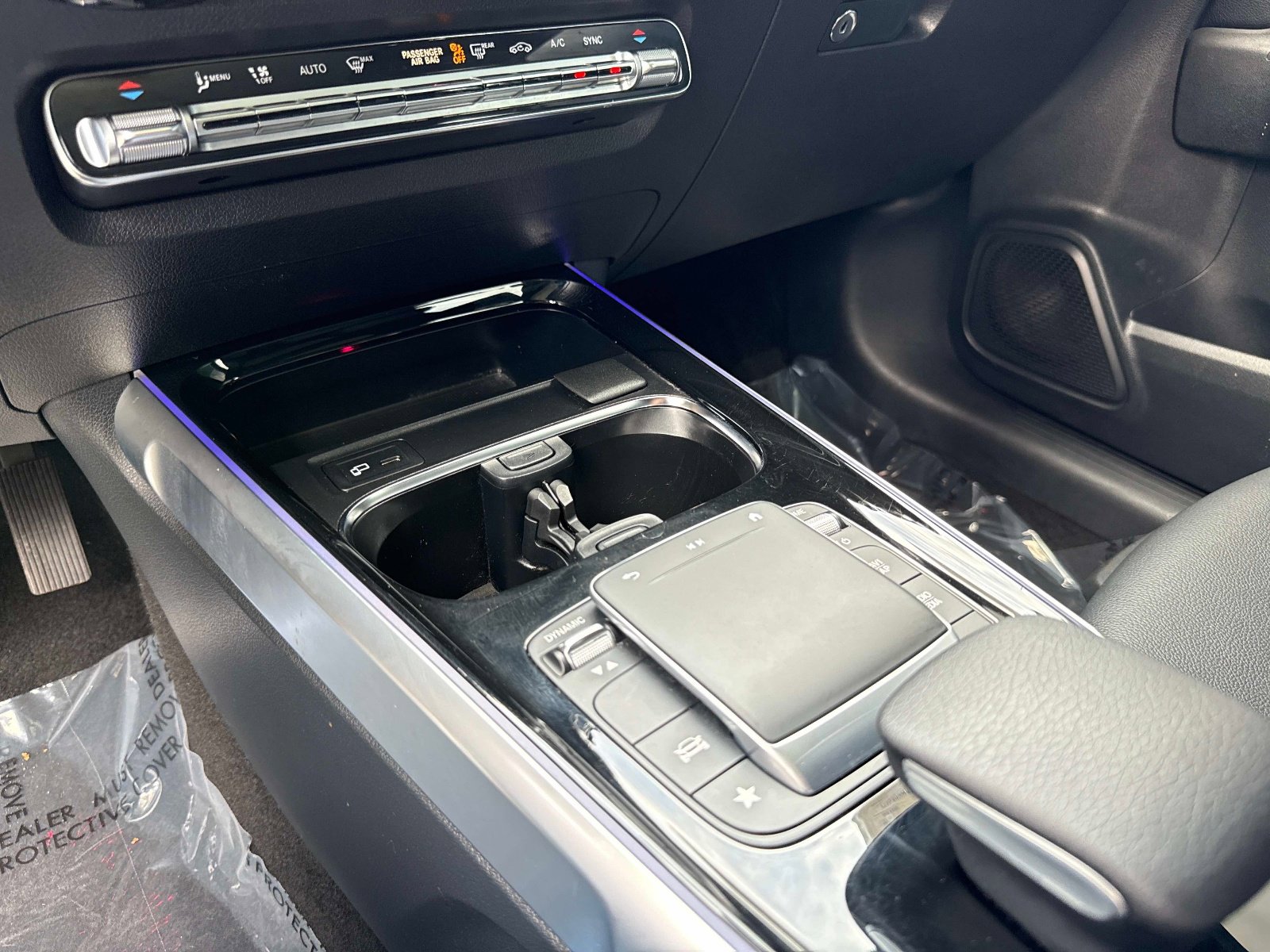 Used 2023 Mercedes-Benz GLB 250 4MATIC w/ Premium Package image 47