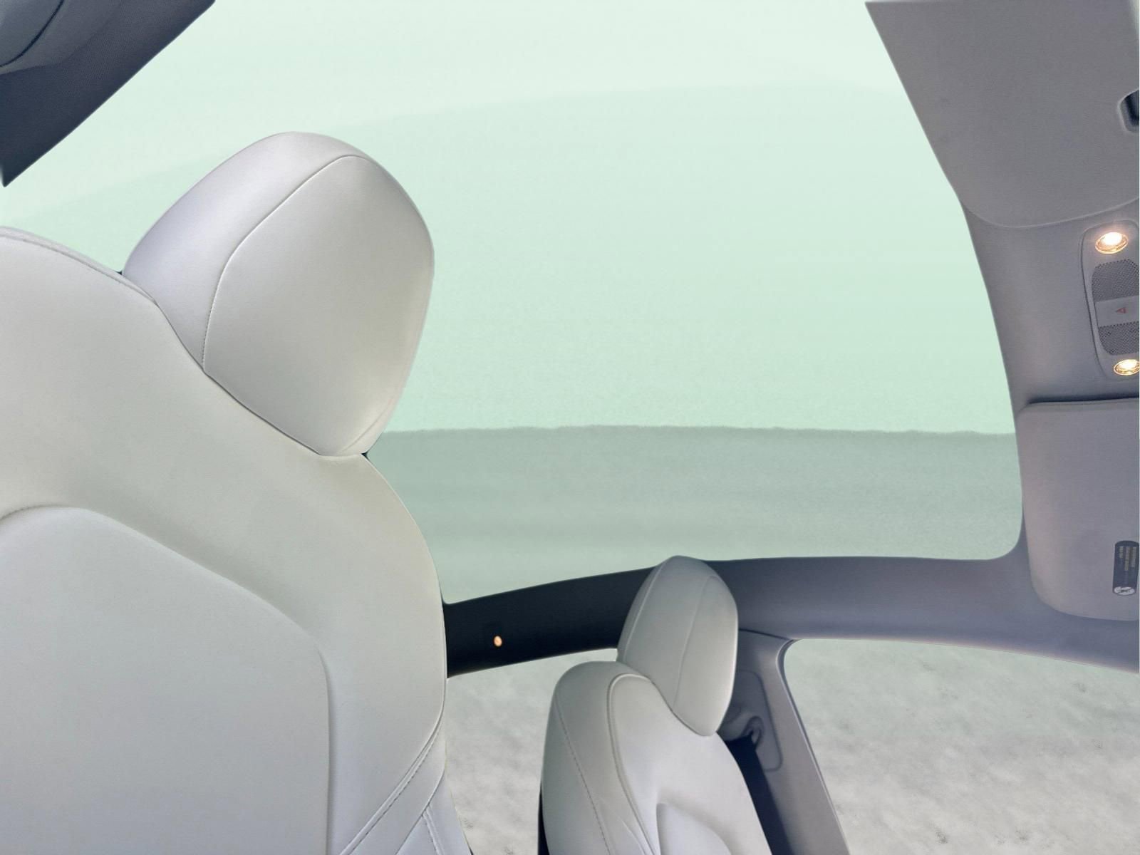 Used 2022 Tesla Model Y Long Range image 14