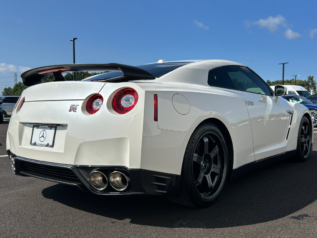 Used 2015 Nissan GT-R Black Edition AWD/4WD image 7