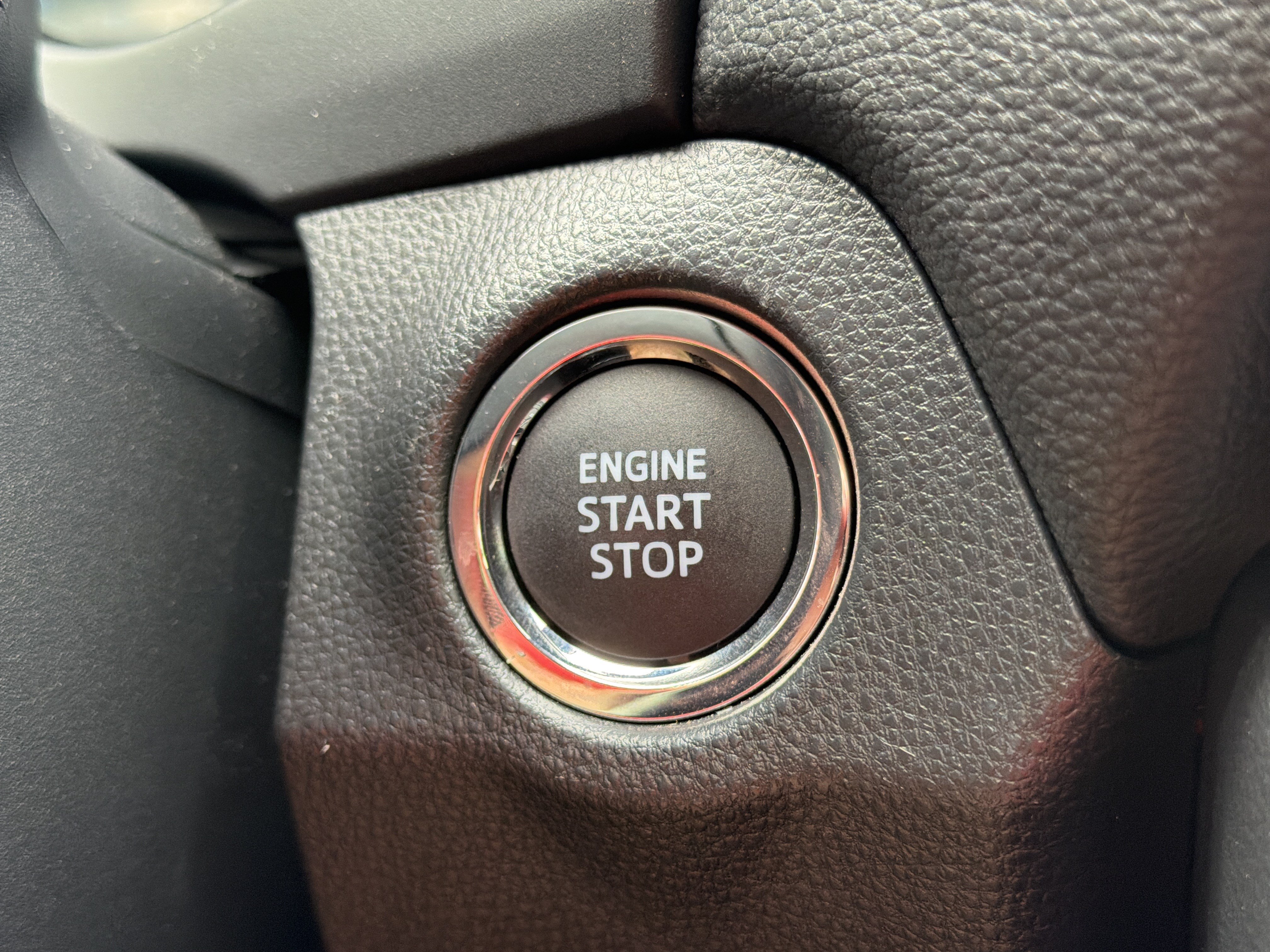 Used 2025 Toyota RAV4 XLE FWD image 11