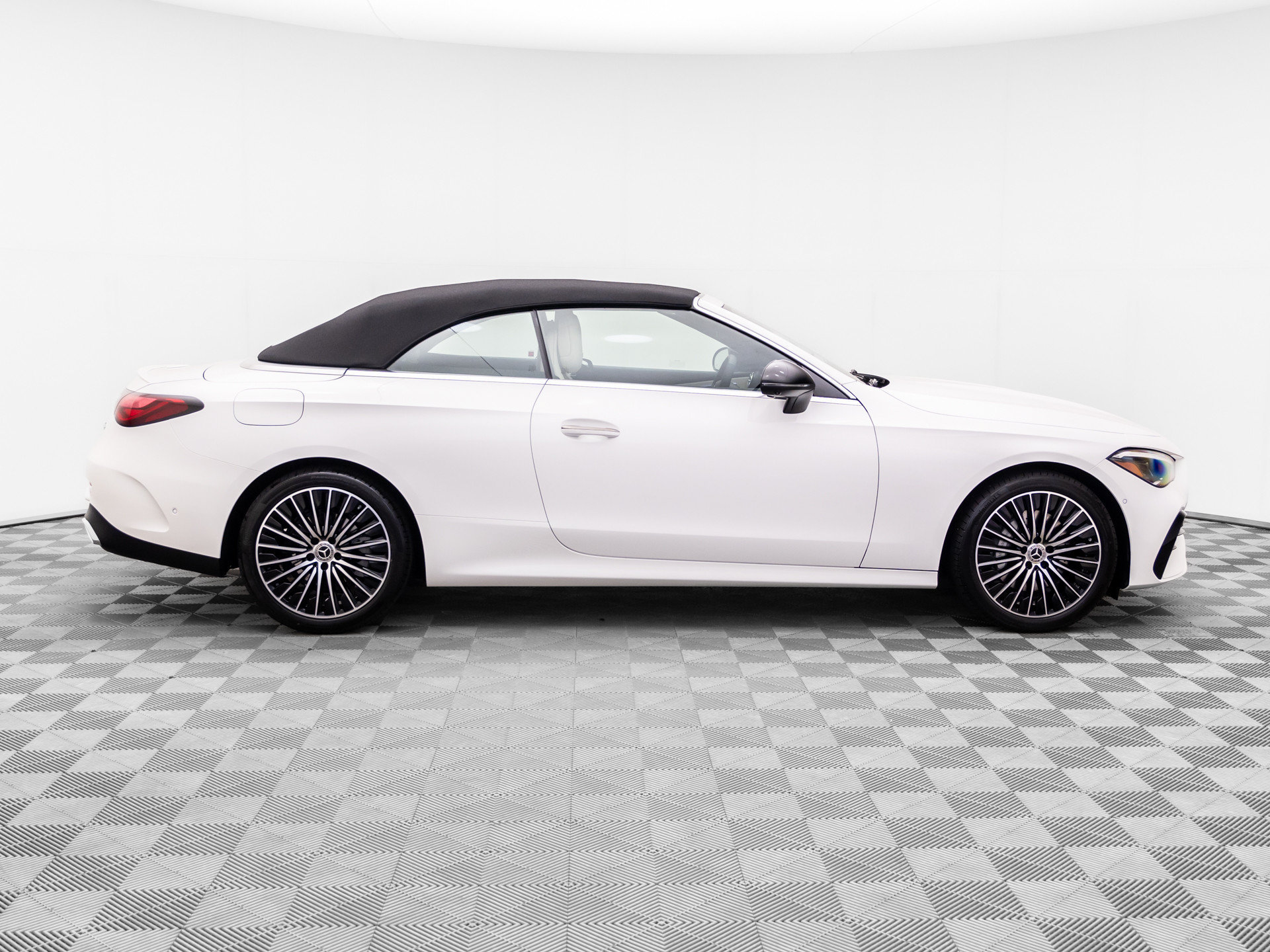 New 2027 Mercedes-Benz CLE 300 4MATIC Cabriolet image 6