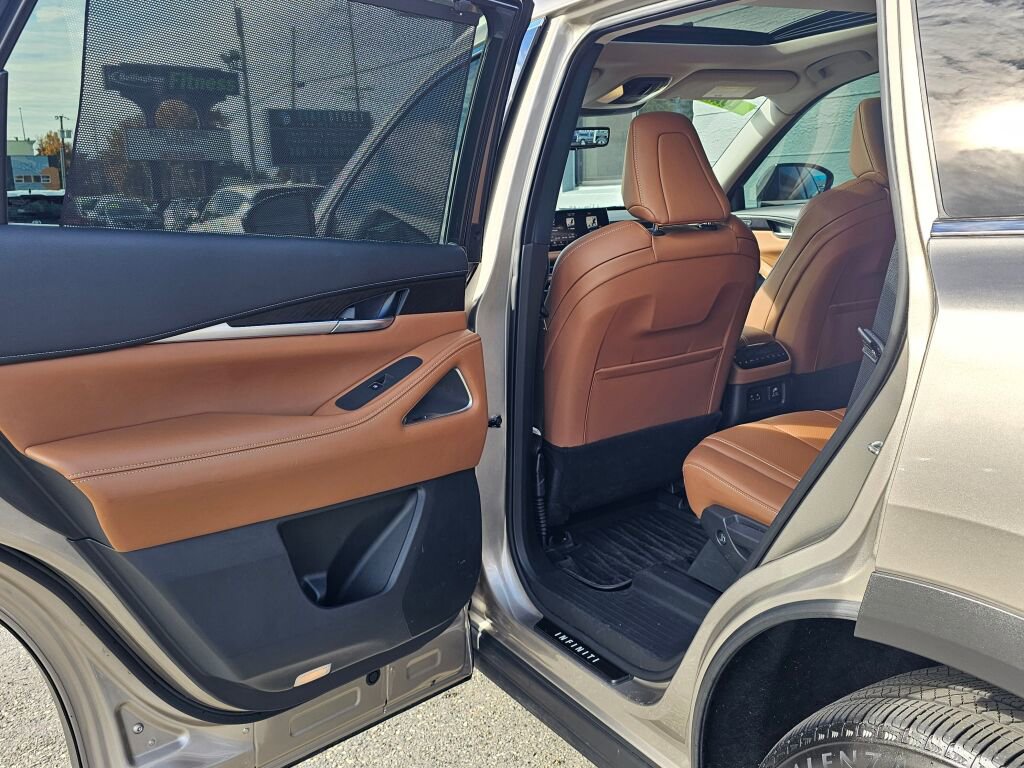 Used 2024 INFINITI QX60 Sensory image 14