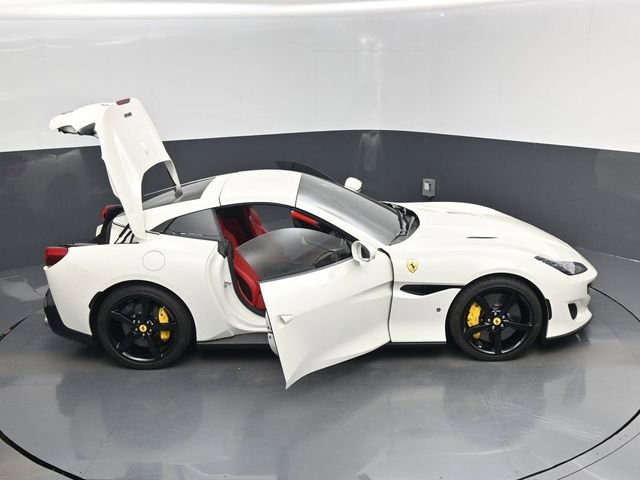 Used 2020 Ferrari Portofino RWD image 18