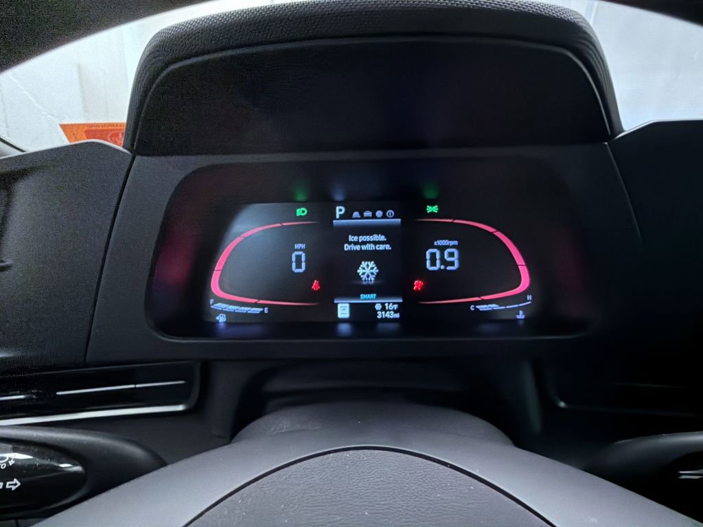 Used 2025 Hyundai Elantra Sport w/ Cargo Package image 19