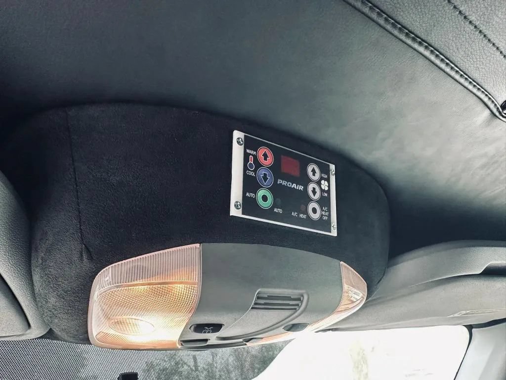 Used 2014 Mercedes-Benz Sprinter 2500 image 24