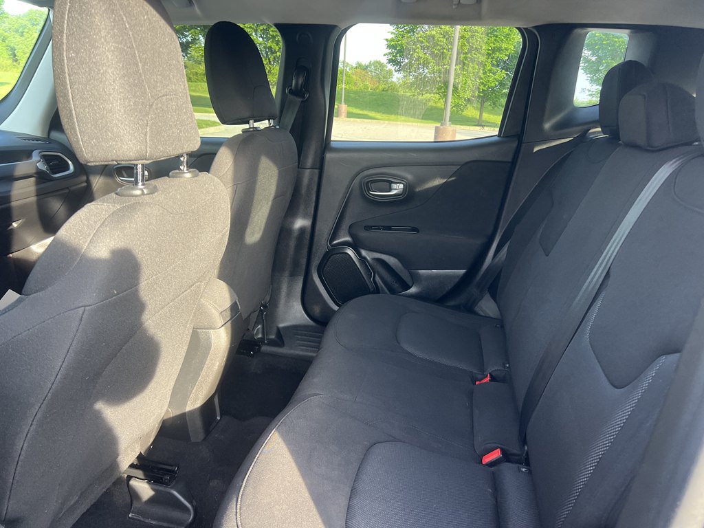 Used 2019 Jeep Renegade Sport w/ Sport Appearance Group AWD/4WD image 15