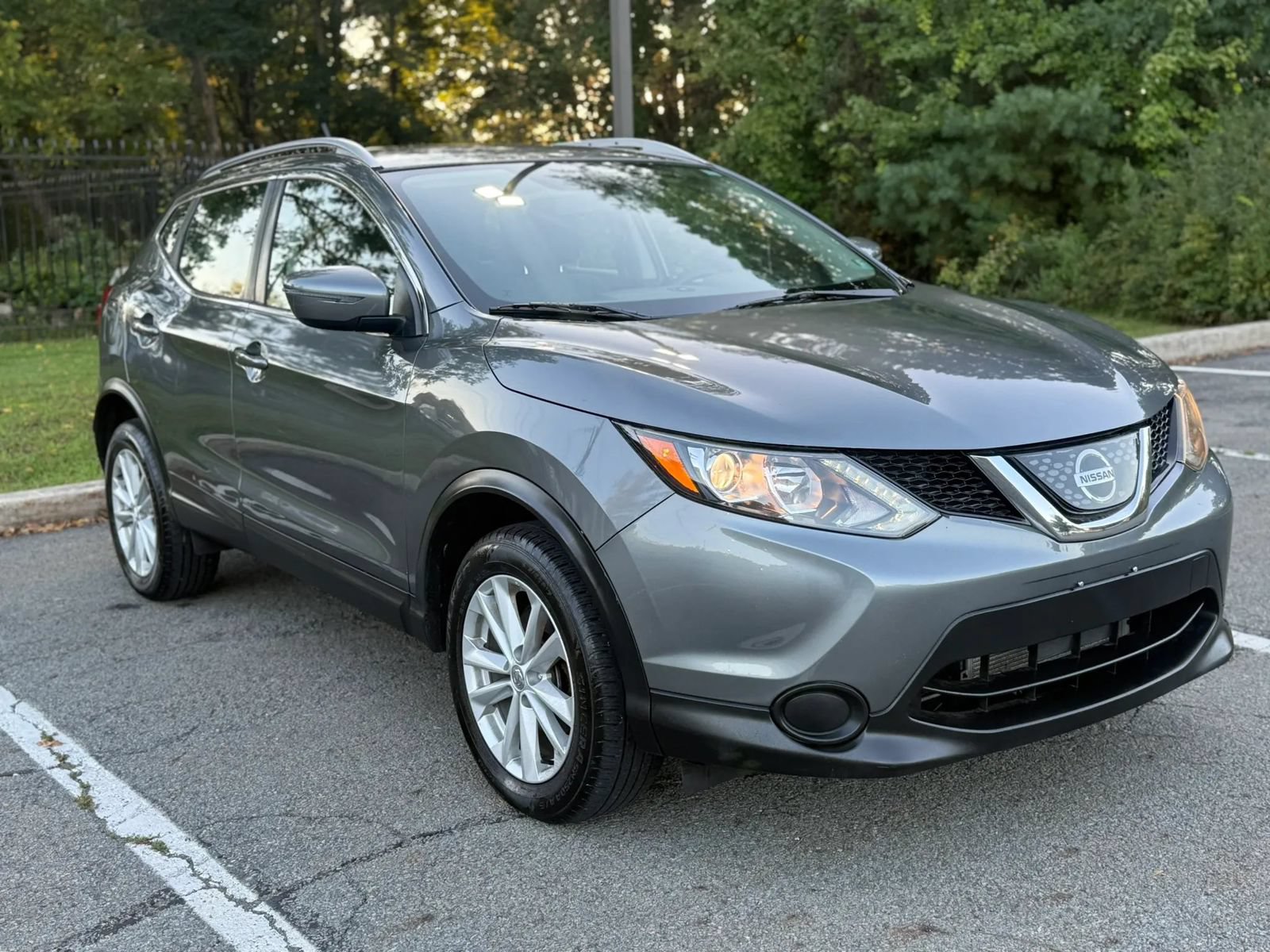 Used 2018 Nissan Rogue Sport SV AWD/4WD image 3