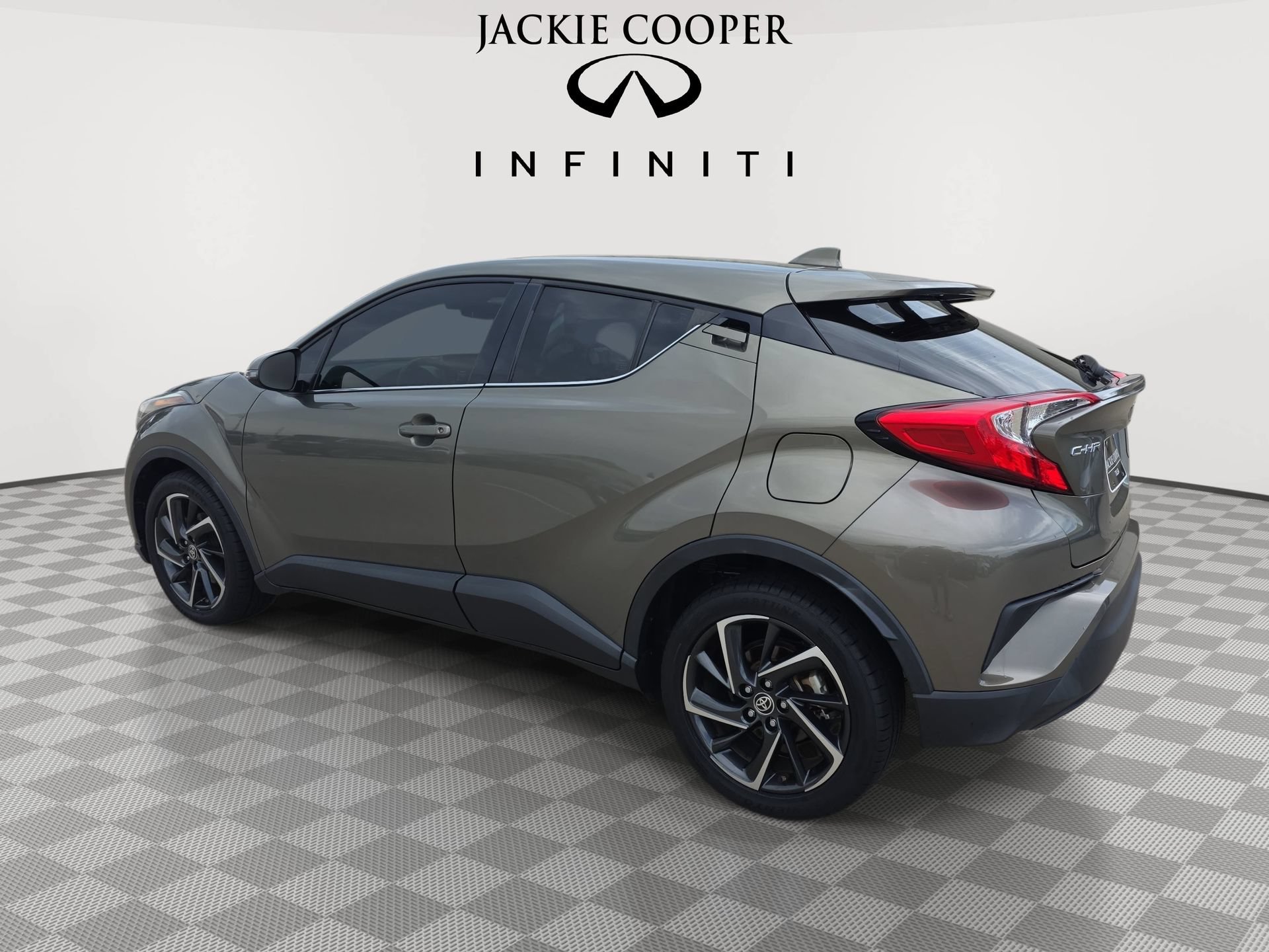Used 2021 Toyota C-HR Limited FWD image 7