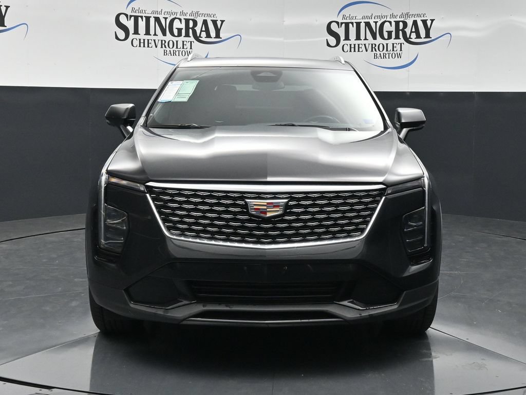 Used 2024 Cadillac XT4 Premium Luxury FWD image 2