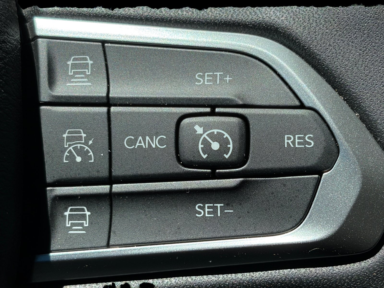 Used 2026 Jeep Compass Limited AWD/4WD image 18