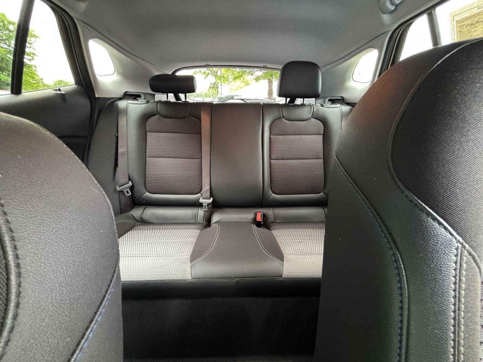 Used 2025 Chevrolet Trax LT FWD image 38