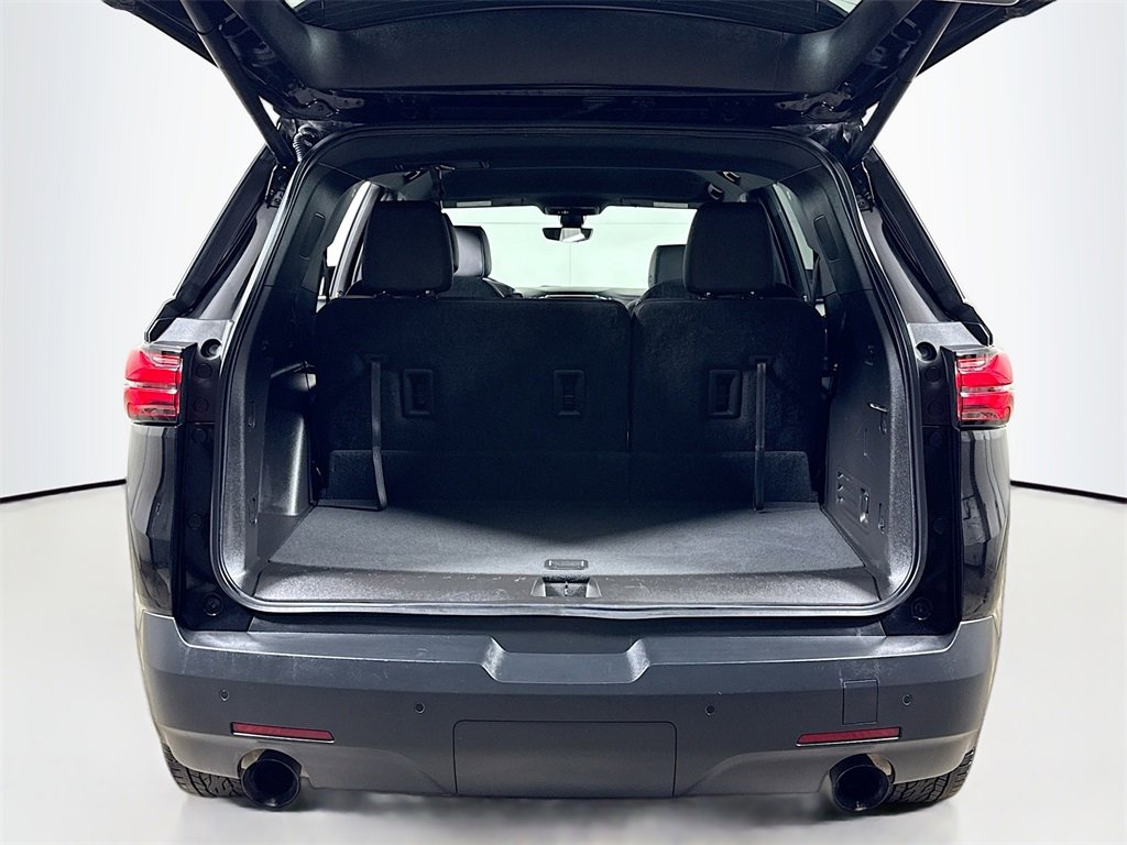 Used 2022 Chevrolet Traverse RS image 24