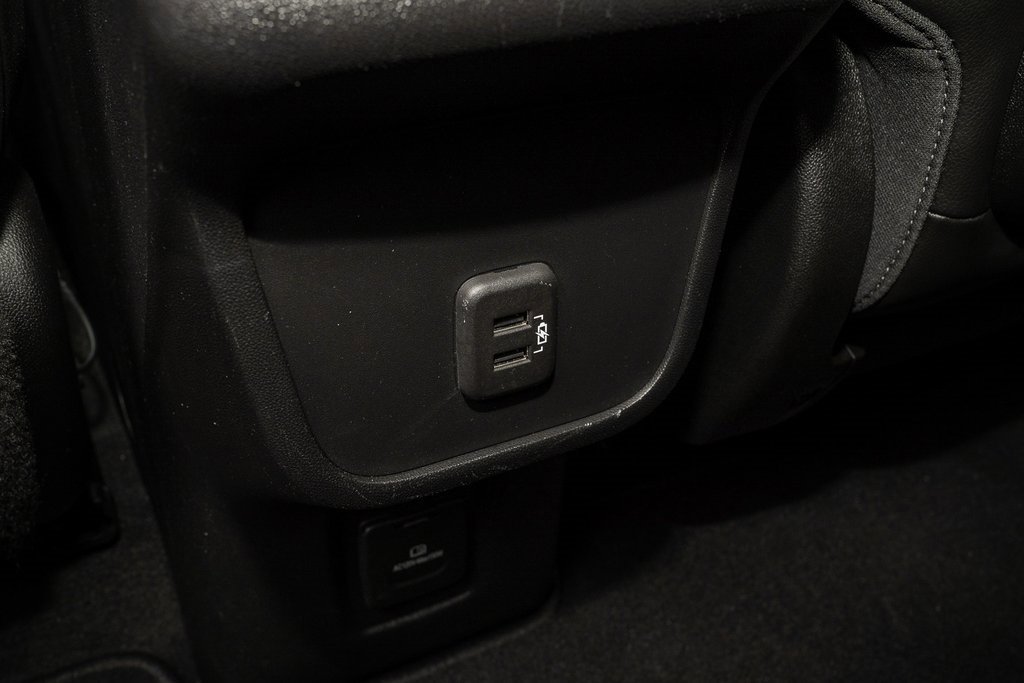 Used 2022 GMC Terrain SLT w/ Tech Package image 17