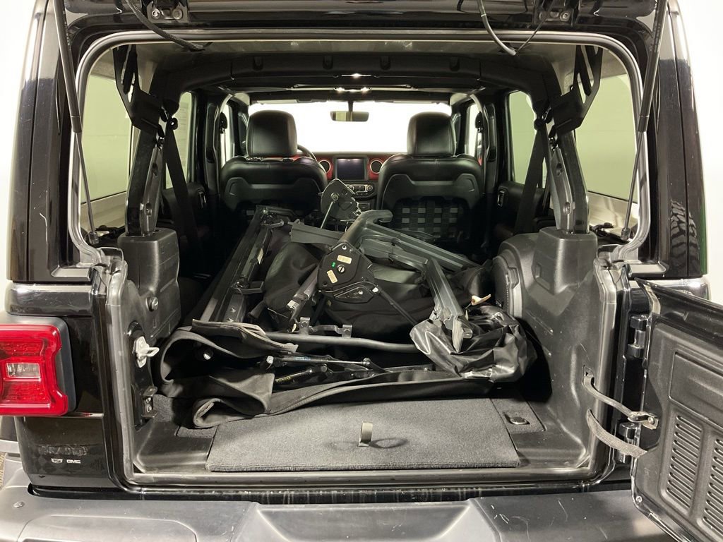 Used 2020 Jeep Wrangler Unlimited Rubicon w/ Uconnect 4C Nav & Sound Group AWD/4WD image 18