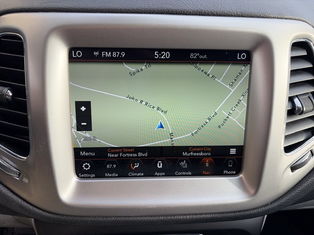 Used 2018 Jeep Compass Latitude w/ Popular Equipment Group AWD/4WD image 18
