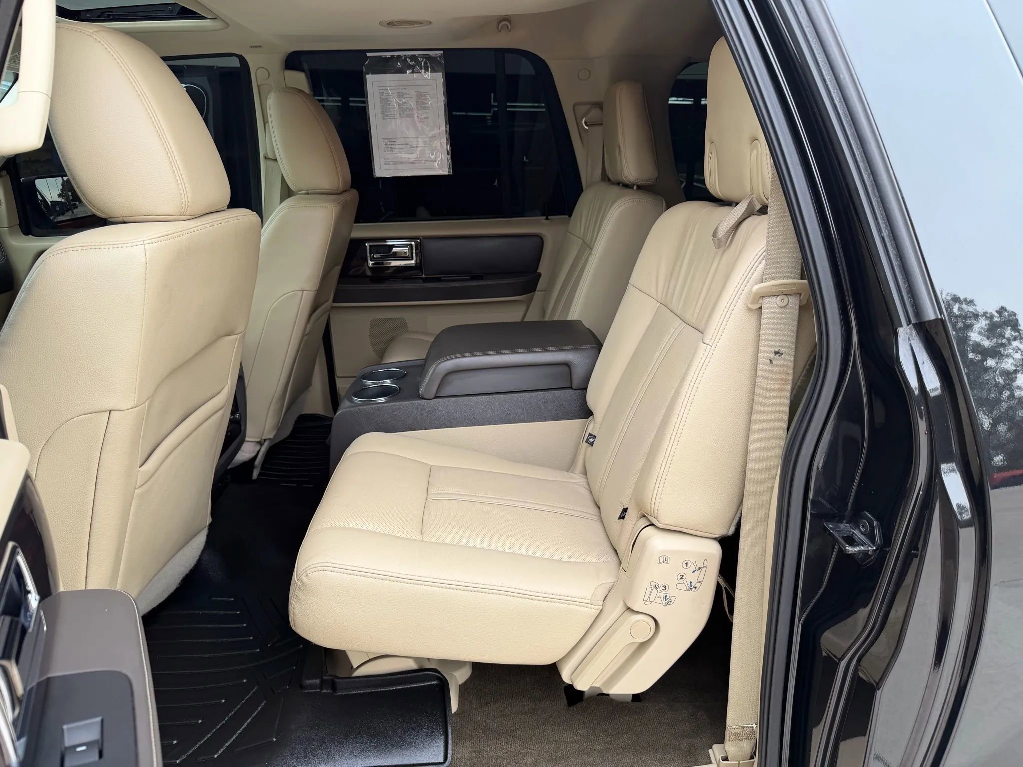 Used 2015 Lincoln Navigator L 4WD w/ Equipment Group 101A Reserve image 32