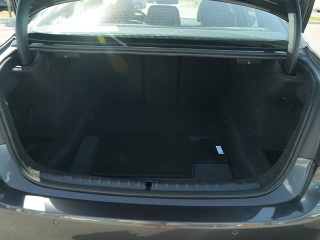 Used 2020 BMW 530i w/ Convenience Package RWD image 19