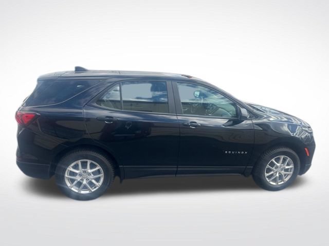Used 2023 Chevrolet Equinox LS w/ LPO, Floor Liner Package AWD/4WD image 18