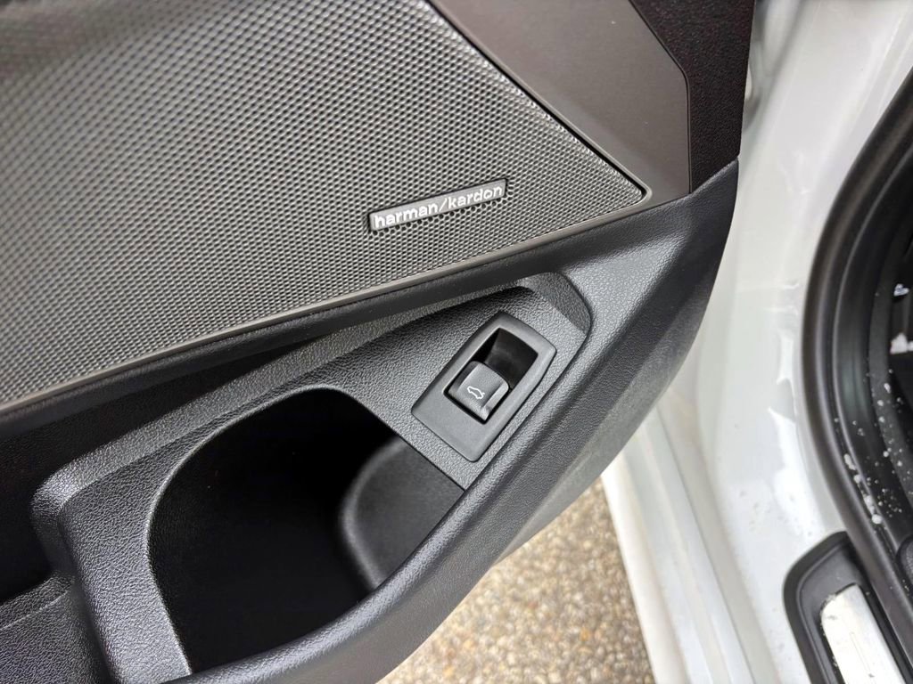 Certified 2025 BMW 330i xDrive Sedan w/ Premium Package image 14