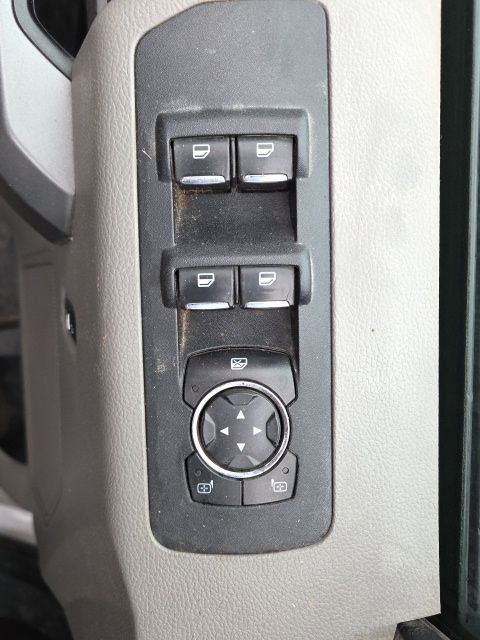 Used 2015 Ford F150 XLT w/ Equipment Group 301A Mid image 16