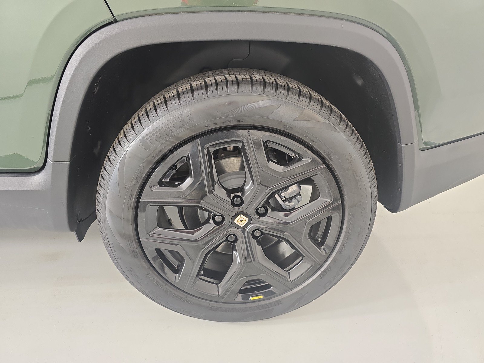 Used 2023 Rivian R1T Adventure AWD/4WD image 10