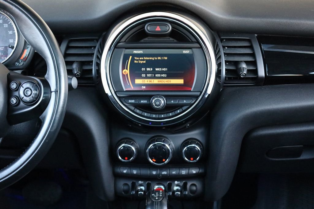 Used 2019 MINI Cooper 4-Door Hardtop image 27