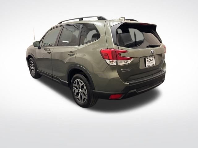 Used 2021 Subaru Forester Premium AWD/4WD image 7